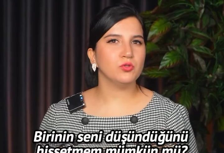 birinin-seni-dusundugunu-nasil-hissedersin-poster